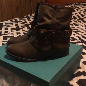 Women brand new boots